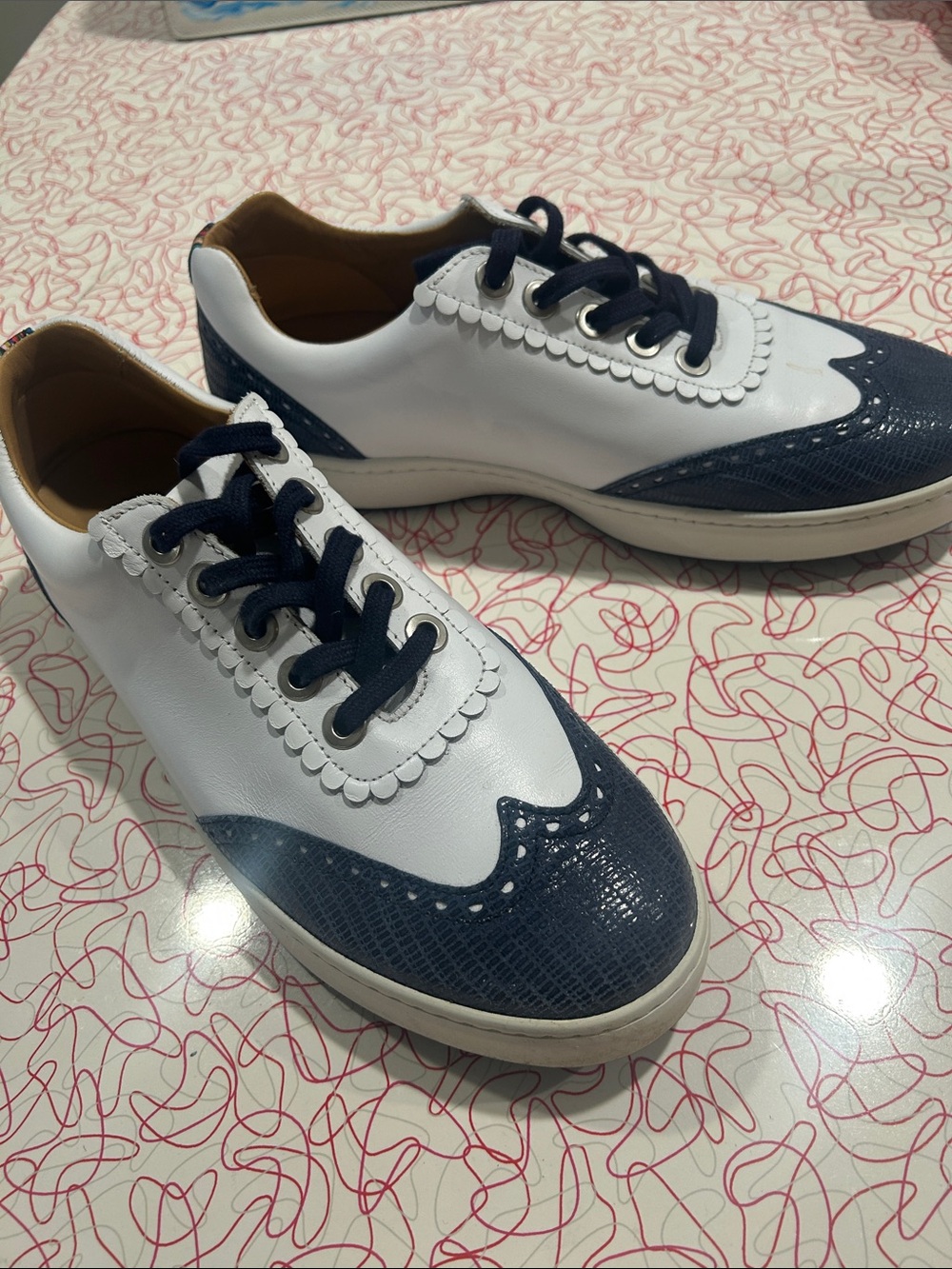 Royal Albartross Women's Primrose Spikeless White and Navy Leather Golf Shoes